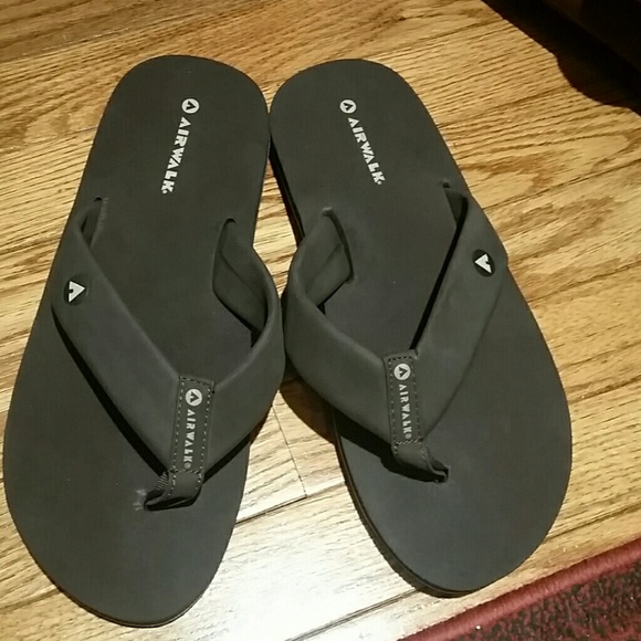 airwalk black flip flops
